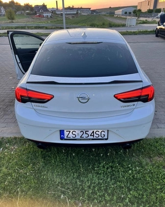 Opel Insignia cena 64000 przebieg: 180000, rok produkcji 2017 z Szczecin małe 667